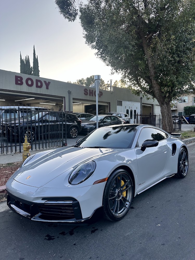 Woodland Hills Auto Body photo 1