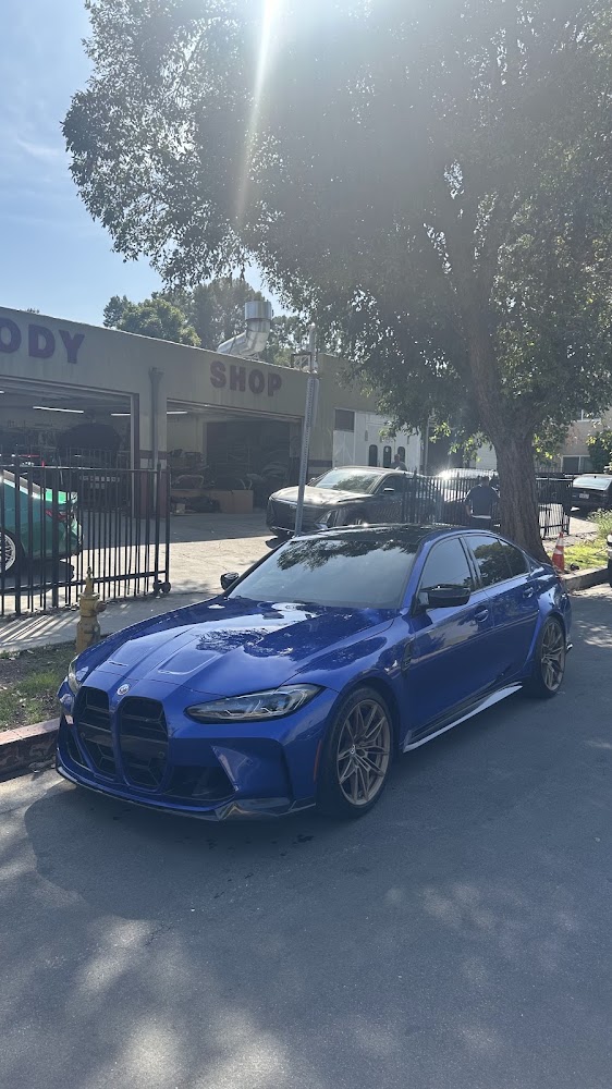Woodland Hills Auto Body photo 4