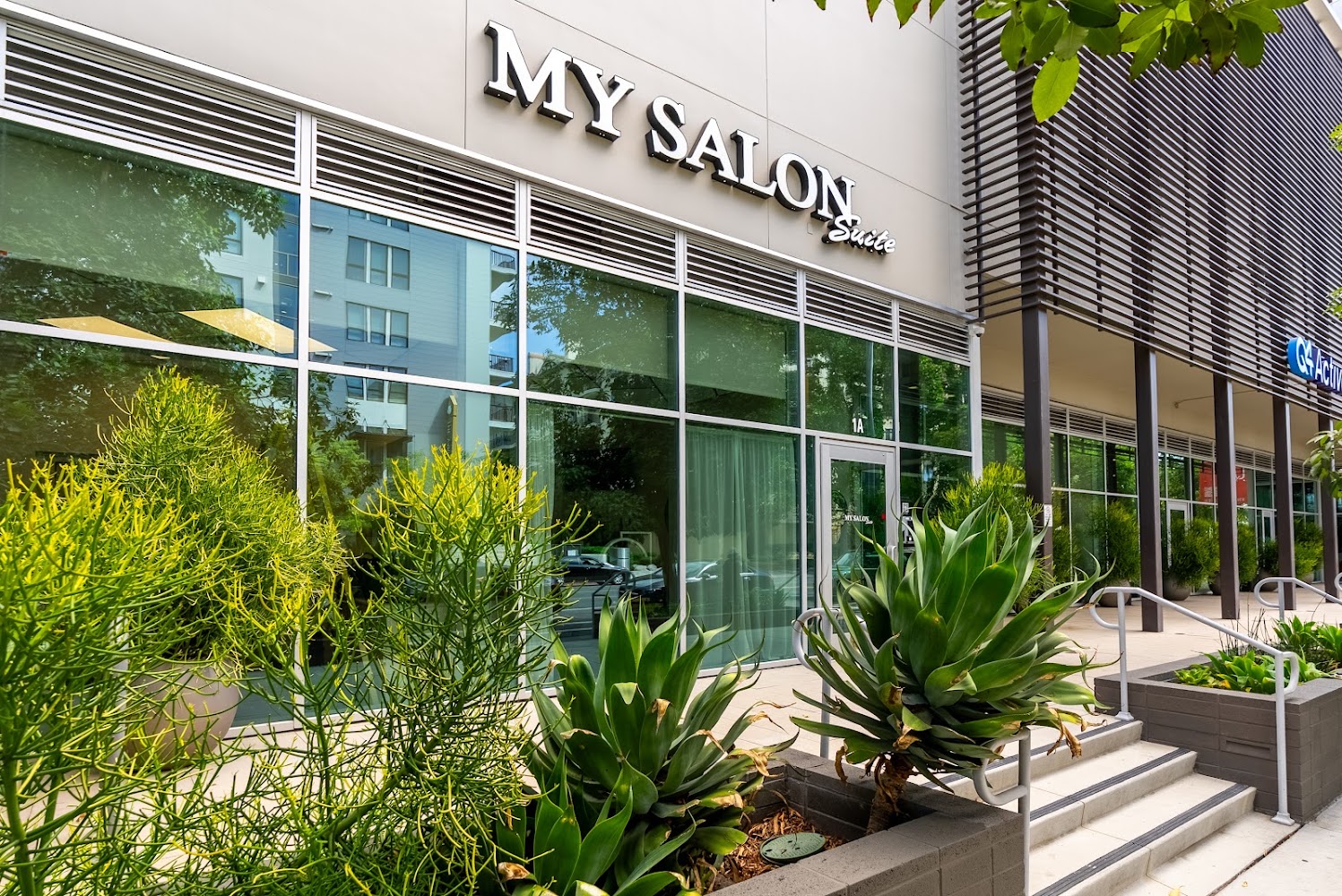 My Salon Suite of Woodland Hills in Woodland Hills