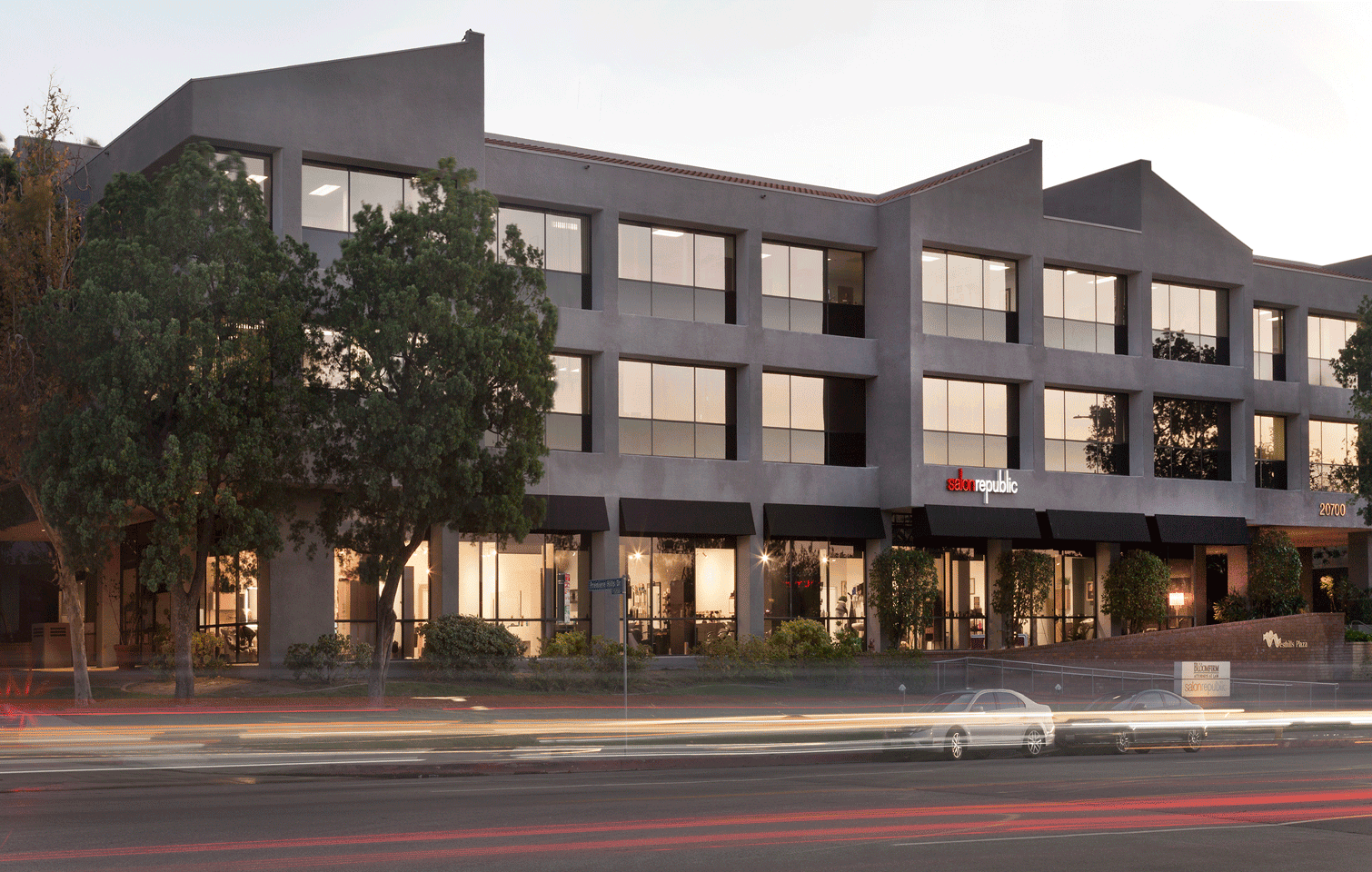 Salon Republic Woodland Hills photo 1