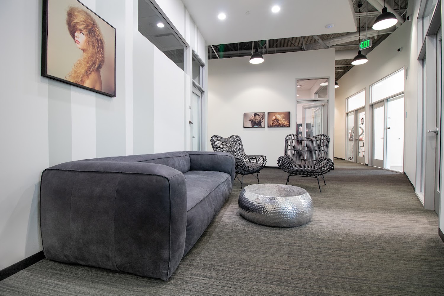 Salon Republic Woodland Hills in Woodland Hills — photo 3