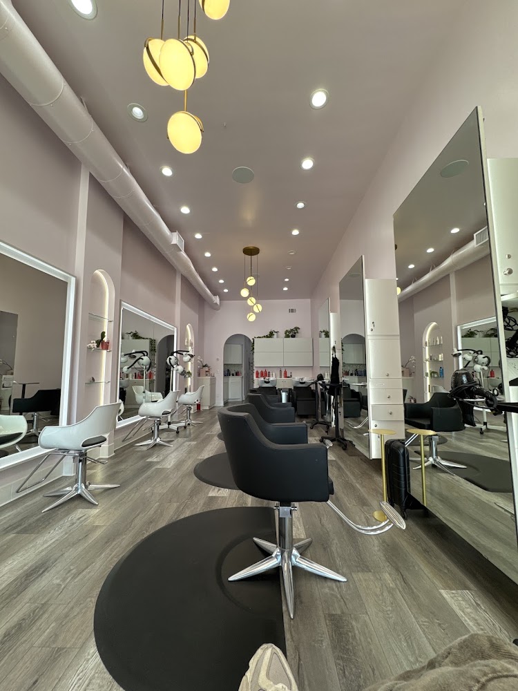 Generation Blonde - Hair Salon in Woodland Hills photo 2