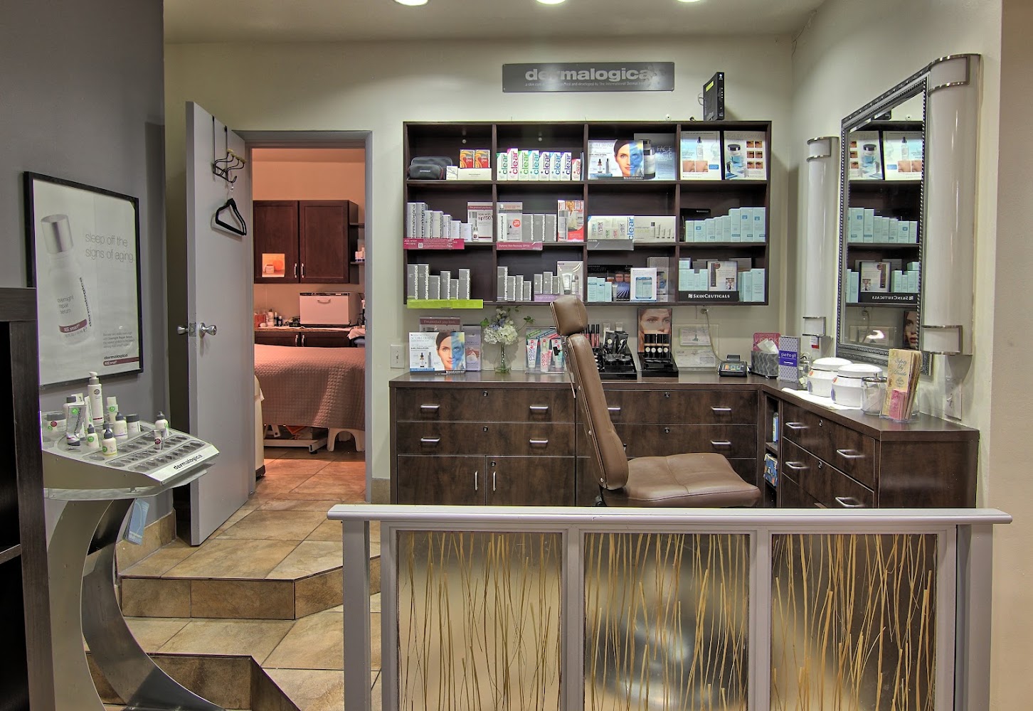 Hair Concept 2000 Woodland Hills photo 4