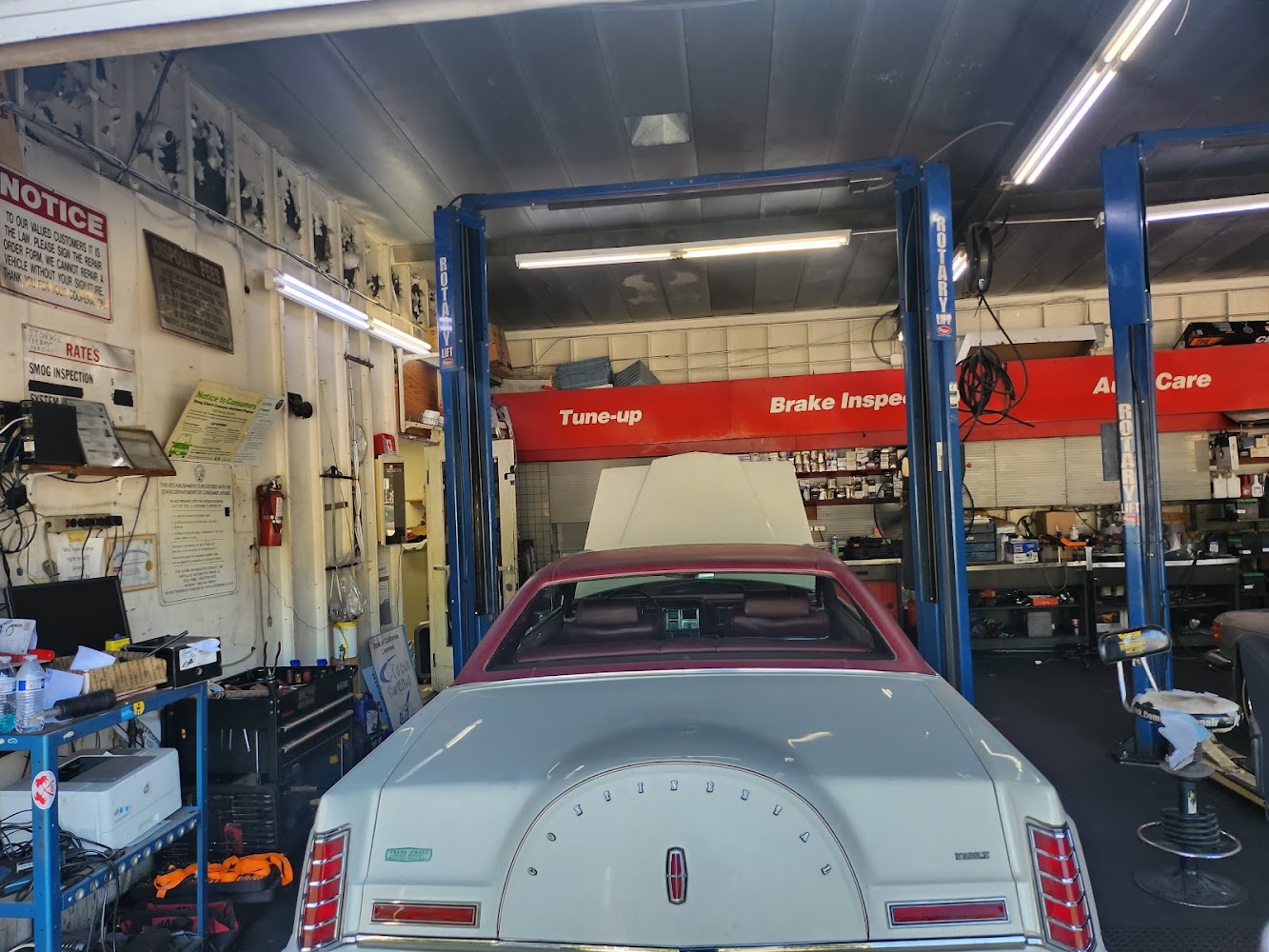 Woodland Hills Auto photo 1