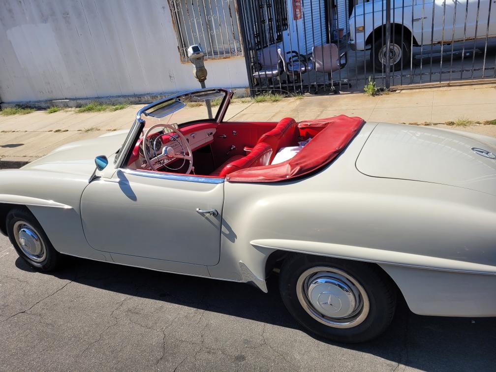 Woodland Hills Auto photo 3