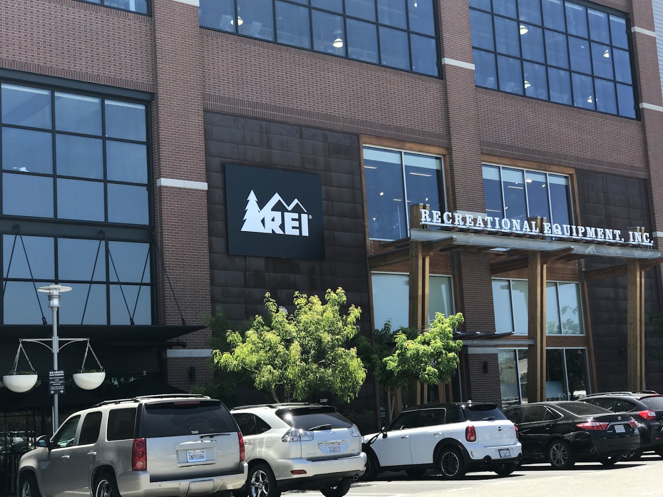 REI photo 1