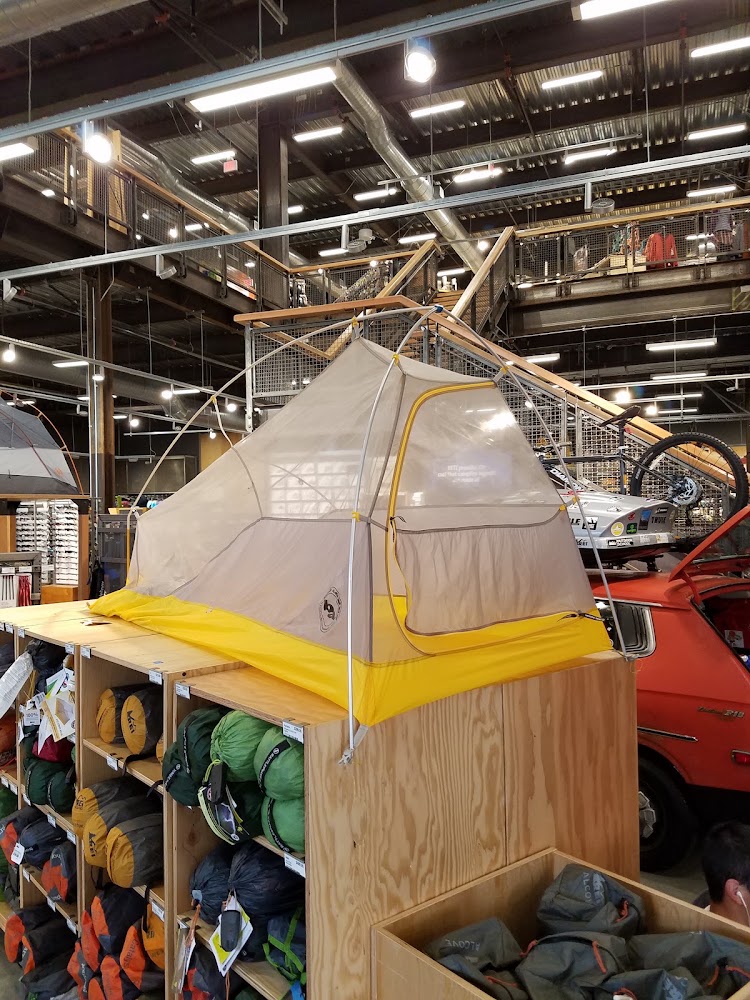 REI in Woodland Hills